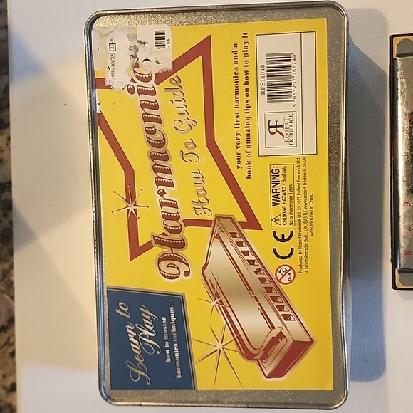 Harmonica with metal box and book - Picture 5 of 9